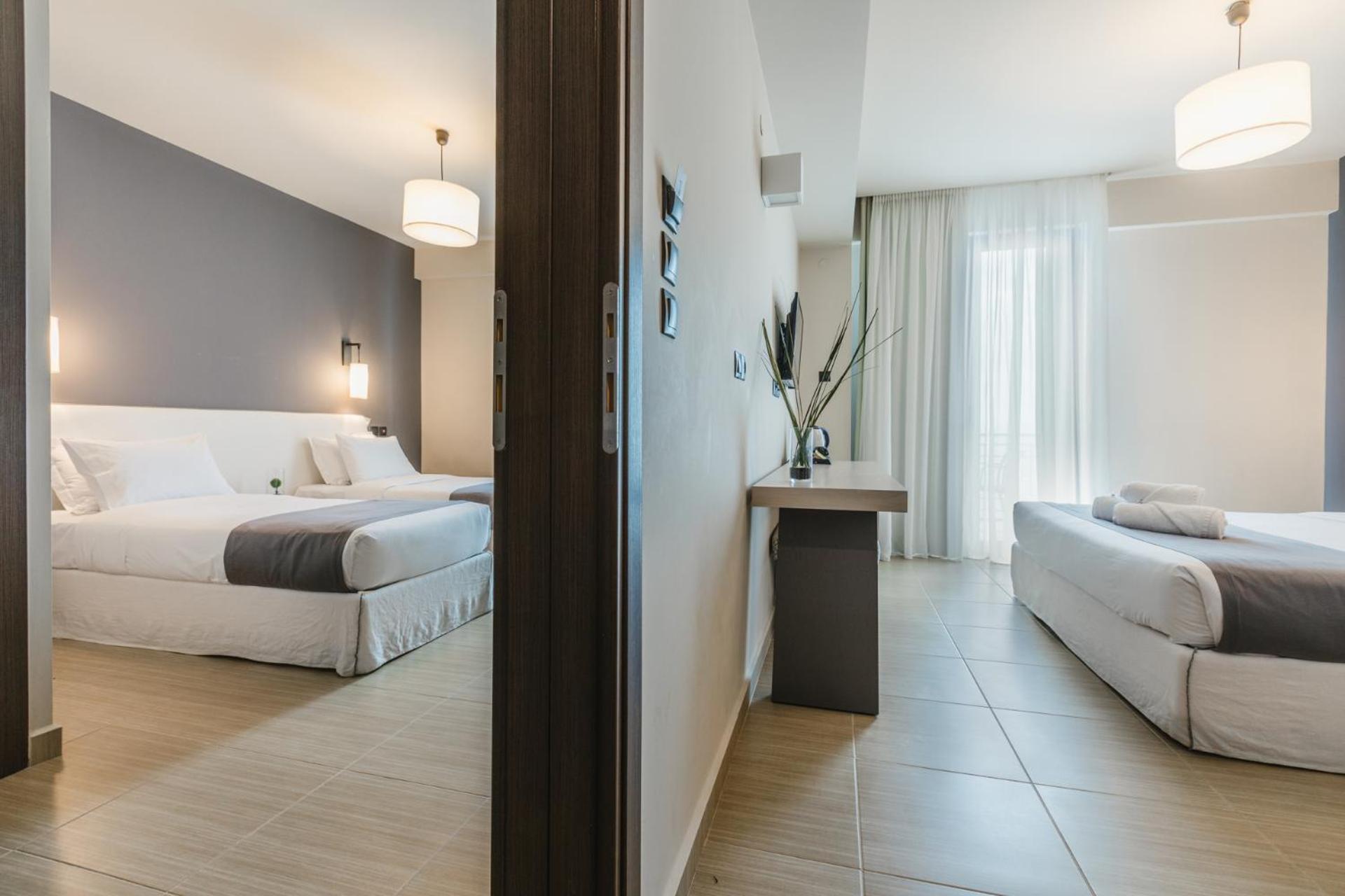 Infinity Hotel Gytheio Buitenkant foto