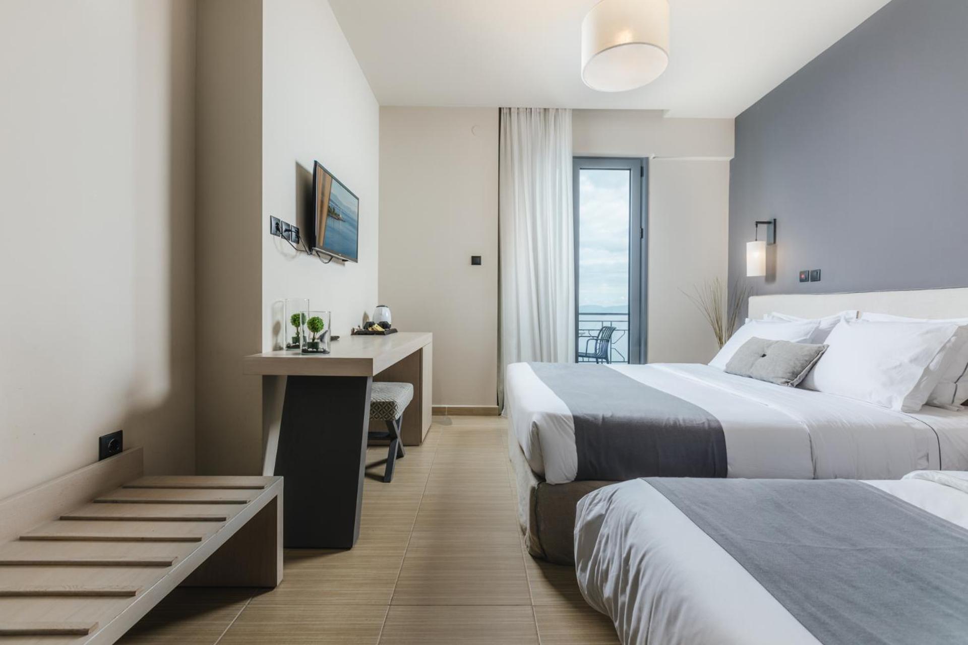 Infinity Hotel Gytheio Buitenkant foto