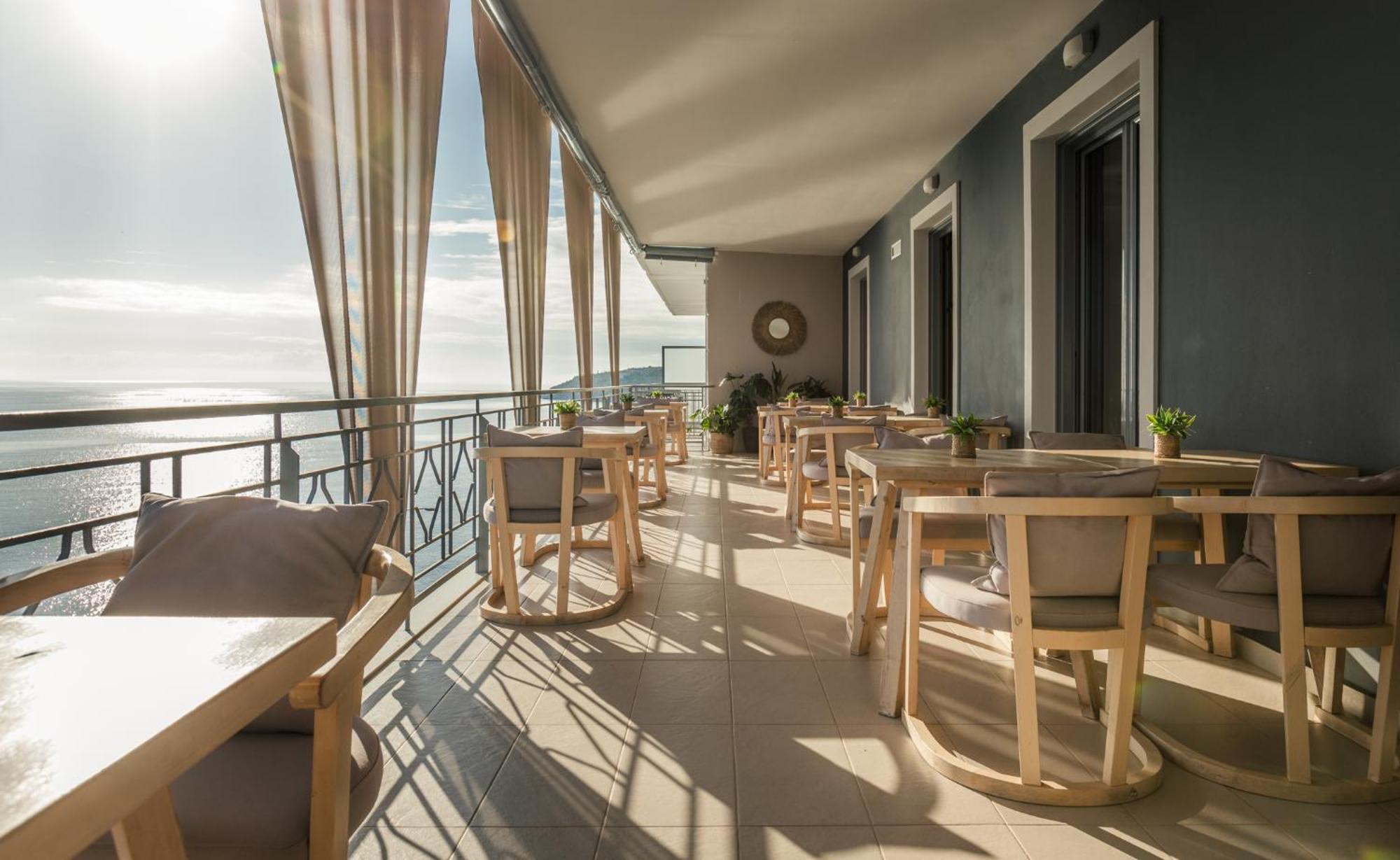 Infinity Hotel Gytheio Buitenkant foto