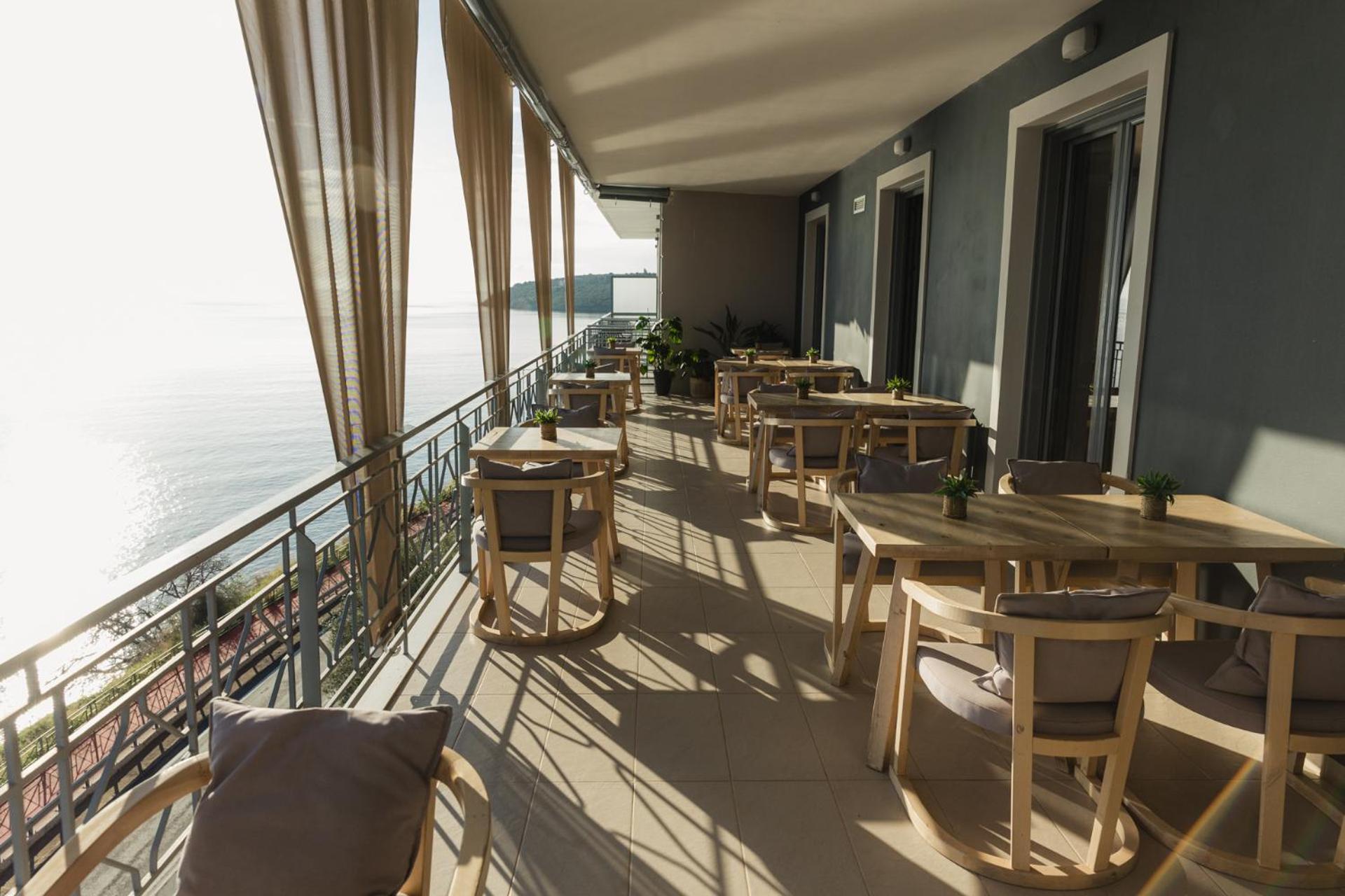 Infinity Hotel Gytheio Buitenkant foto