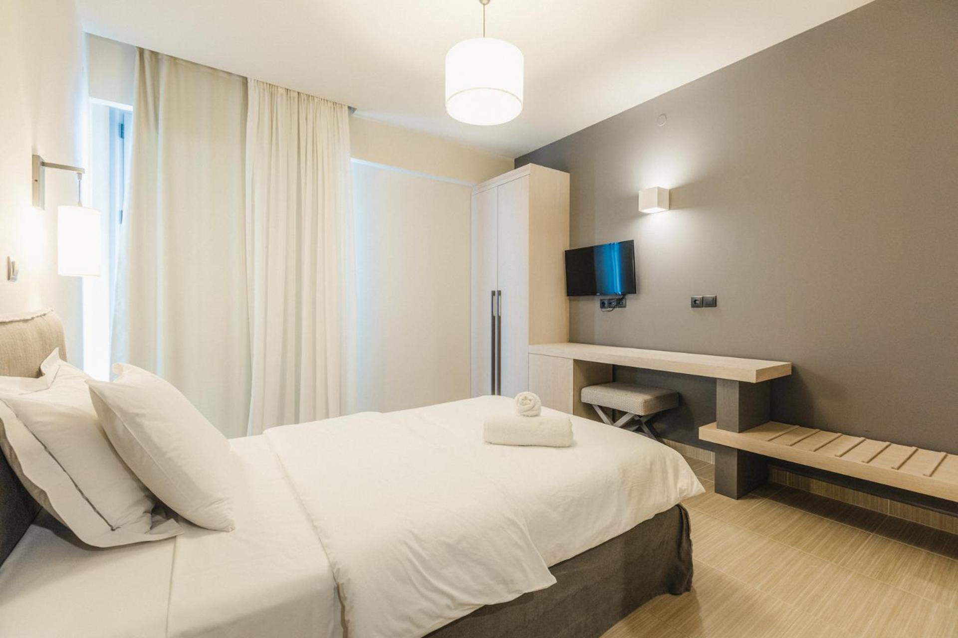 Infinity Hotel Gytheio Buitenkant foto