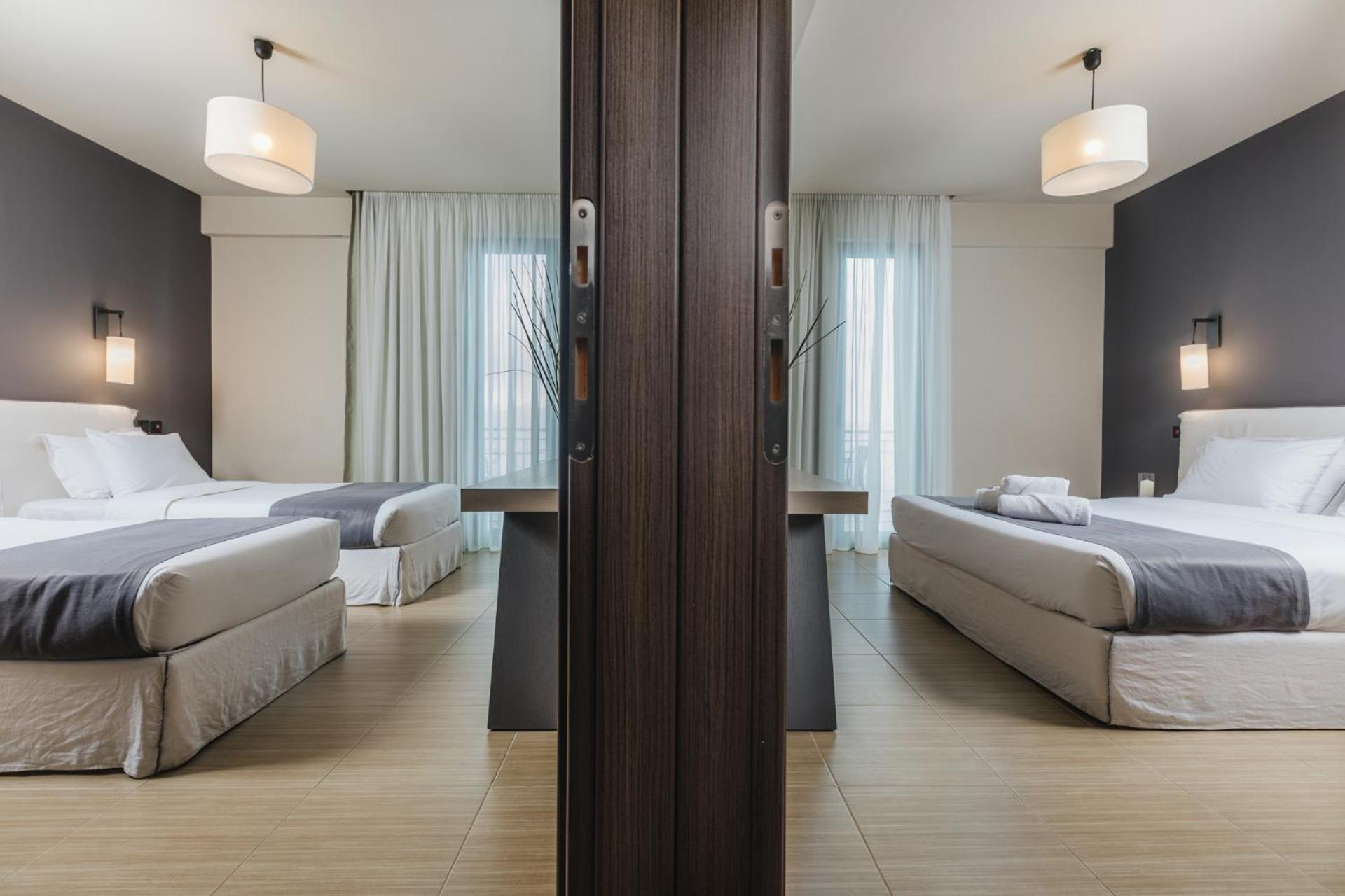 Infinity Hotel Gytheio Buitenkant foto